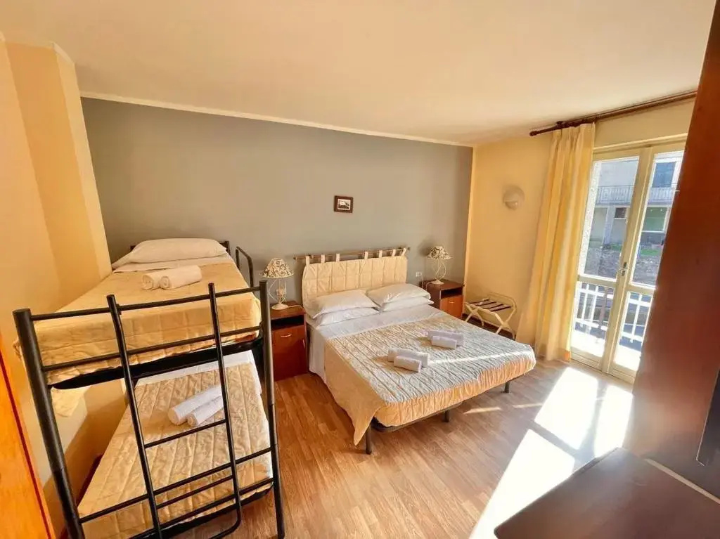 Standard Quadruple room with balcony