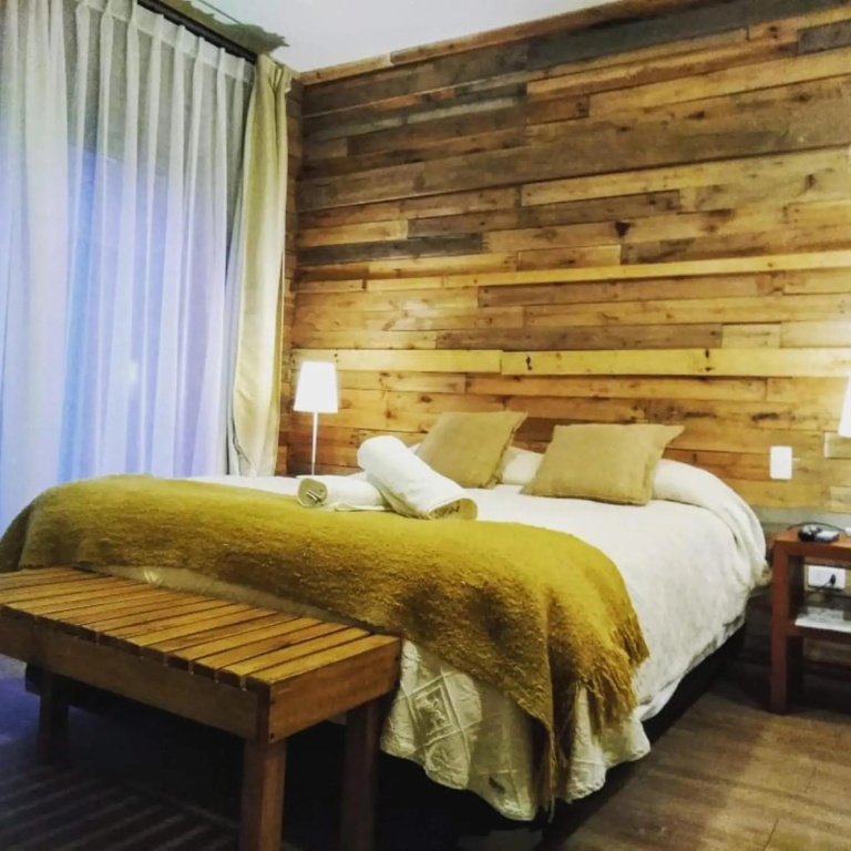 Hotel 381 — 3