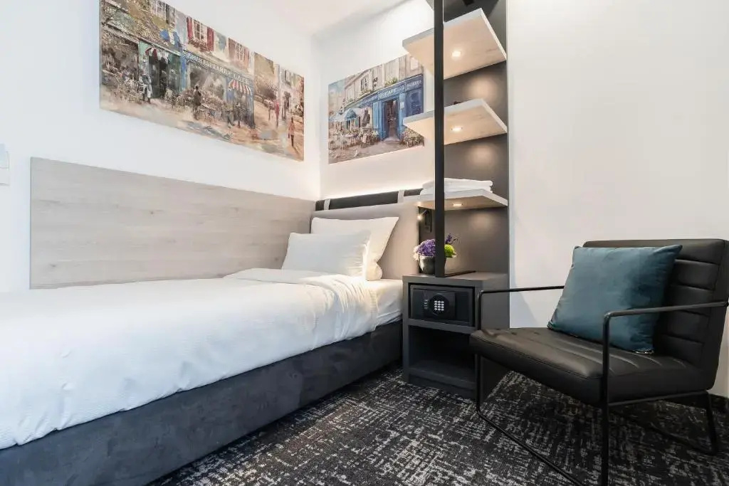 Economy room