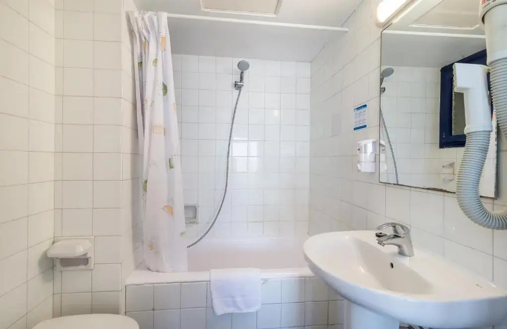 Hotel & Diving les Illes - Chambres