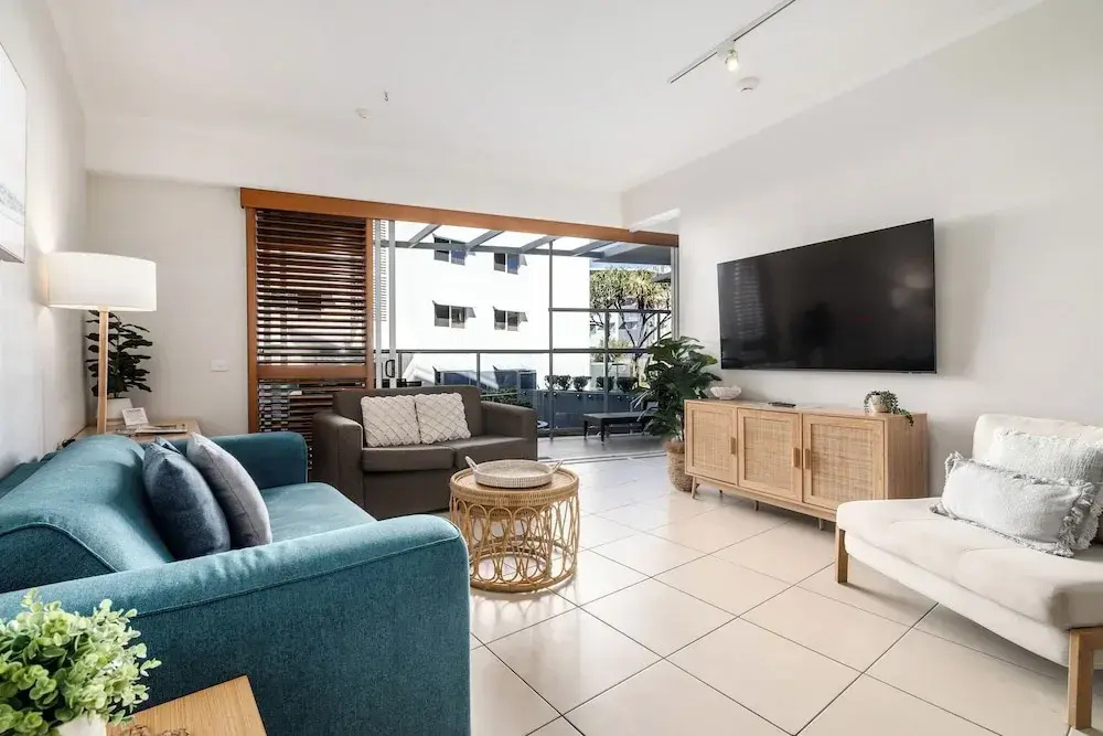 2 Bedrooms Standard room with balcony and with pool view