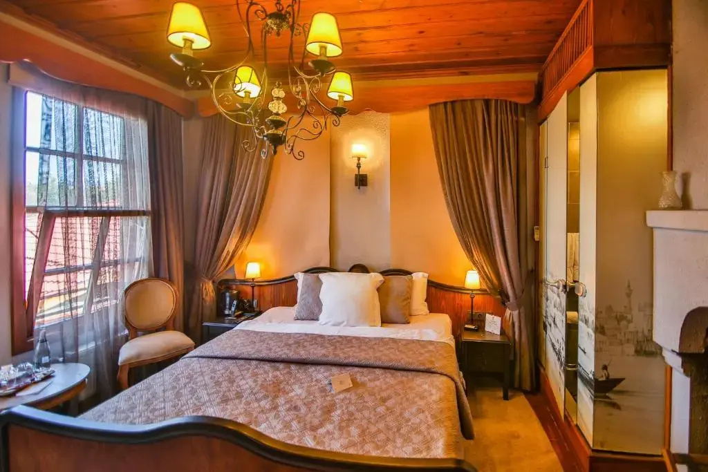 Standard Double room with garden view (full double bed)