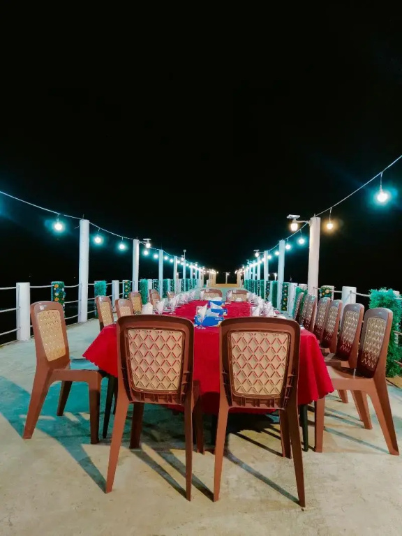 Food & Beverage