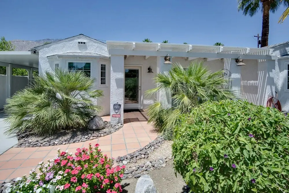 Lovely Palm Springs 2BR by RedAwning