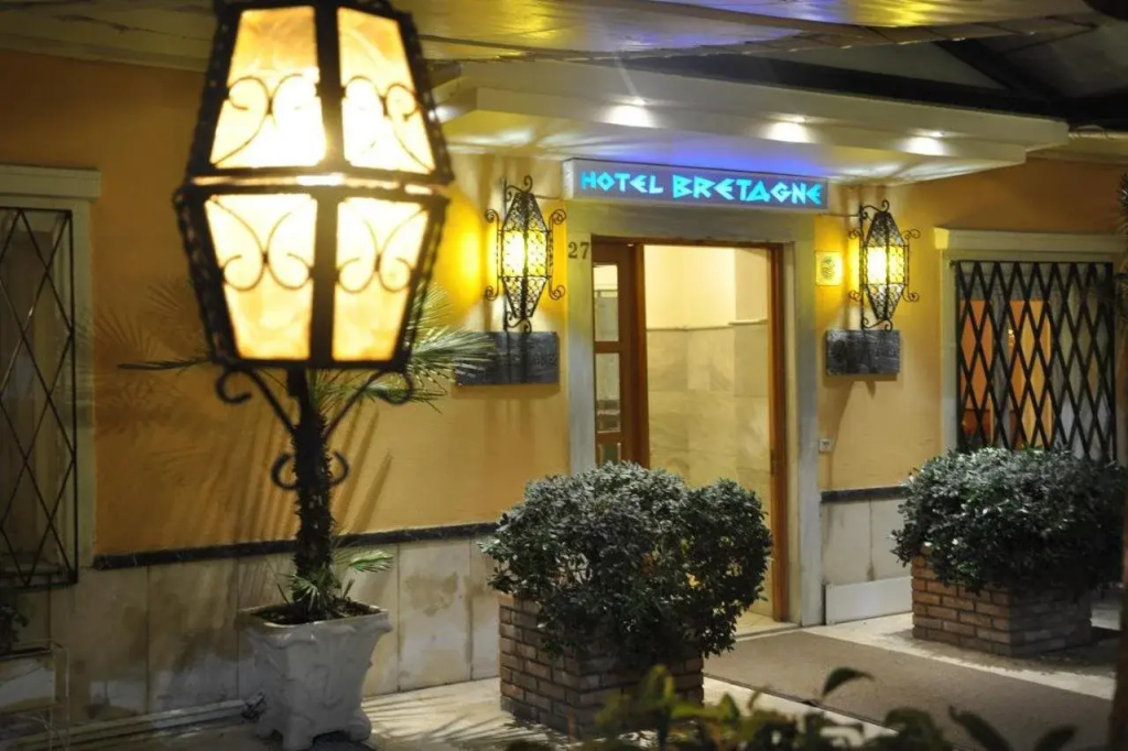 Hotel Bretagne - Photo 1
