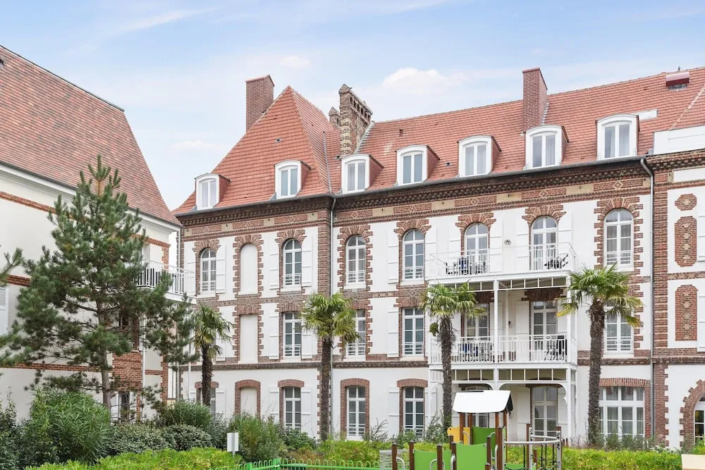 Deauville Duplex for 6 With Terrace