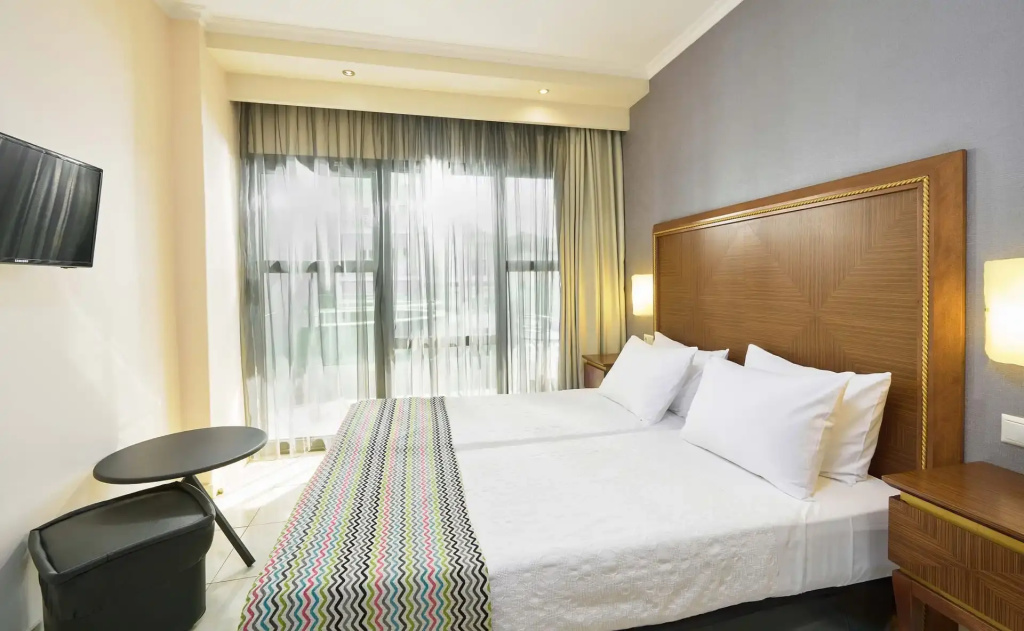 Economy room