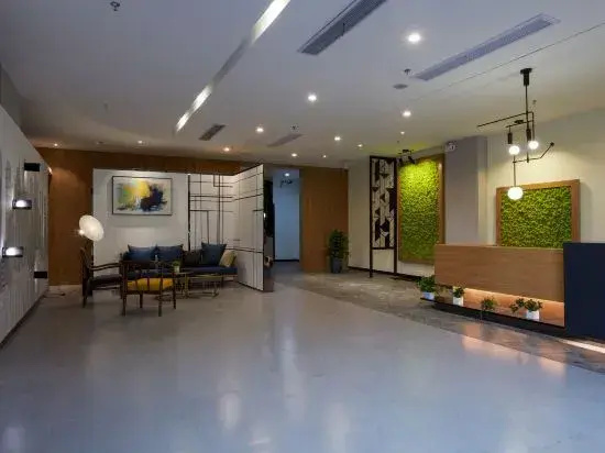 Lobby & Reception
