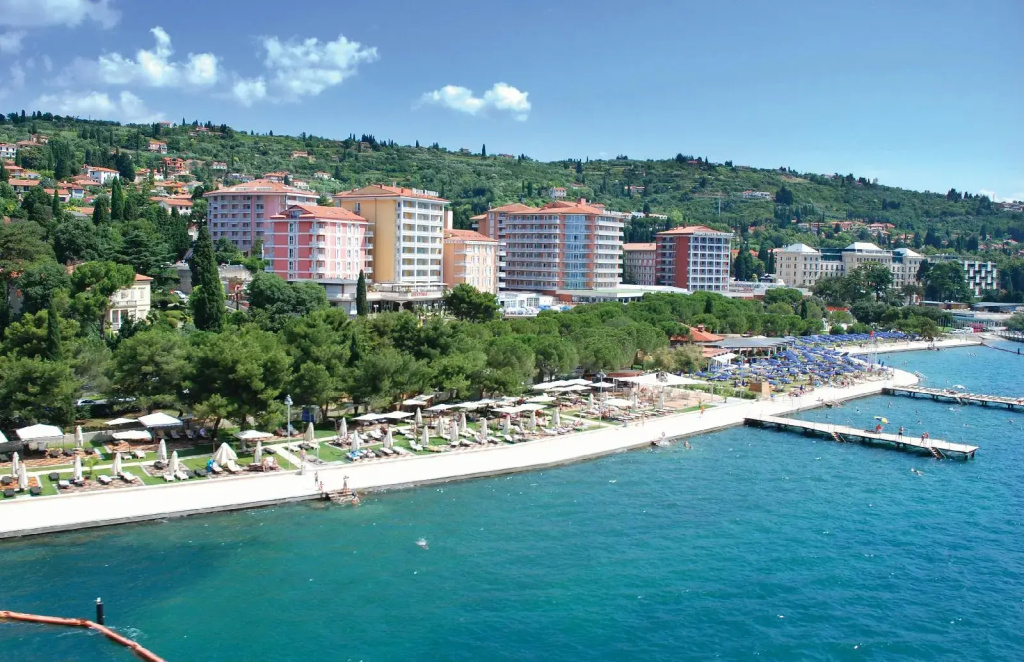 Beach & Waterfront