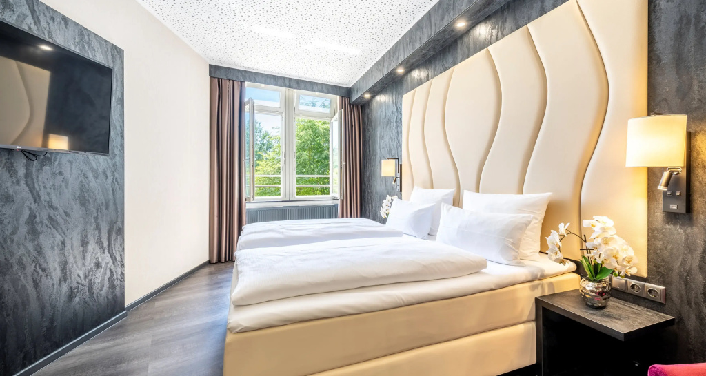 Premium Double room (full double bed)