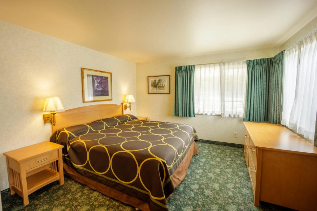 Summit Inn — 3