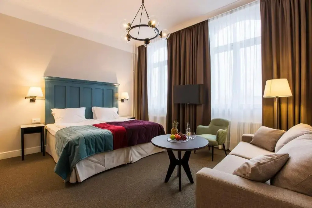 Deluxe Double room (full double bed)