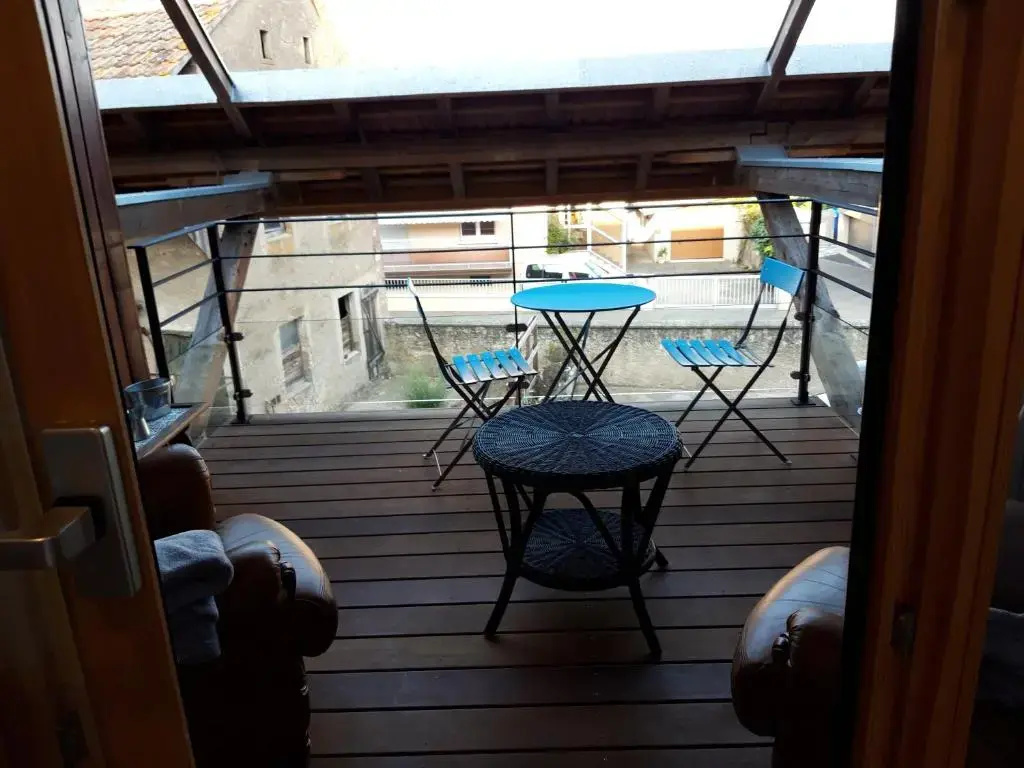 Balcony & Terrace