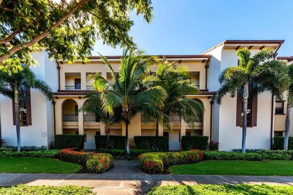 Nicely decorated ground-floor unit in front of pool at Pacifico in Coco
