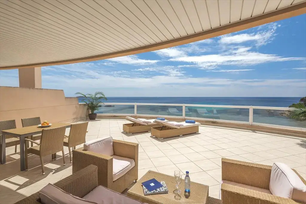 Beach & Waterfront