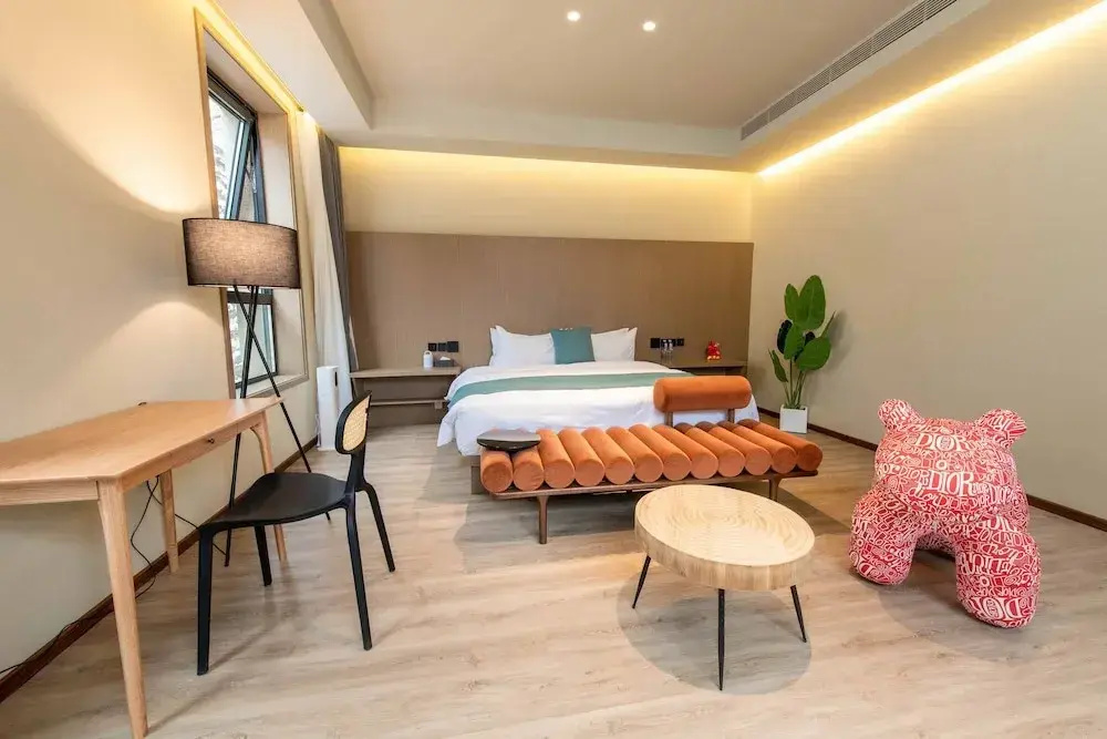 Premier room