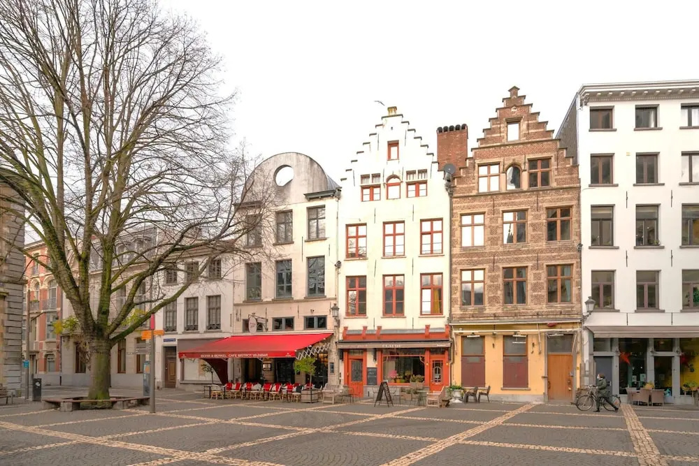 Apartment for 6 With Antwerp City Views