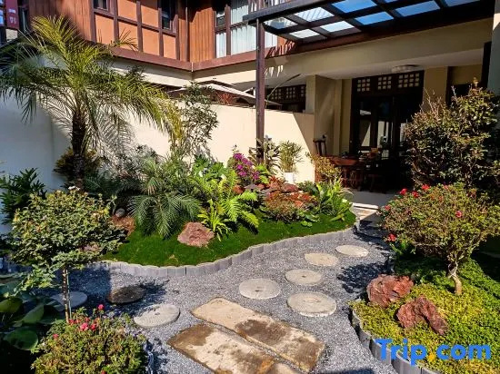Qingkai Garden Homestay (Dai Ethnic Ancient Town) in Dehong