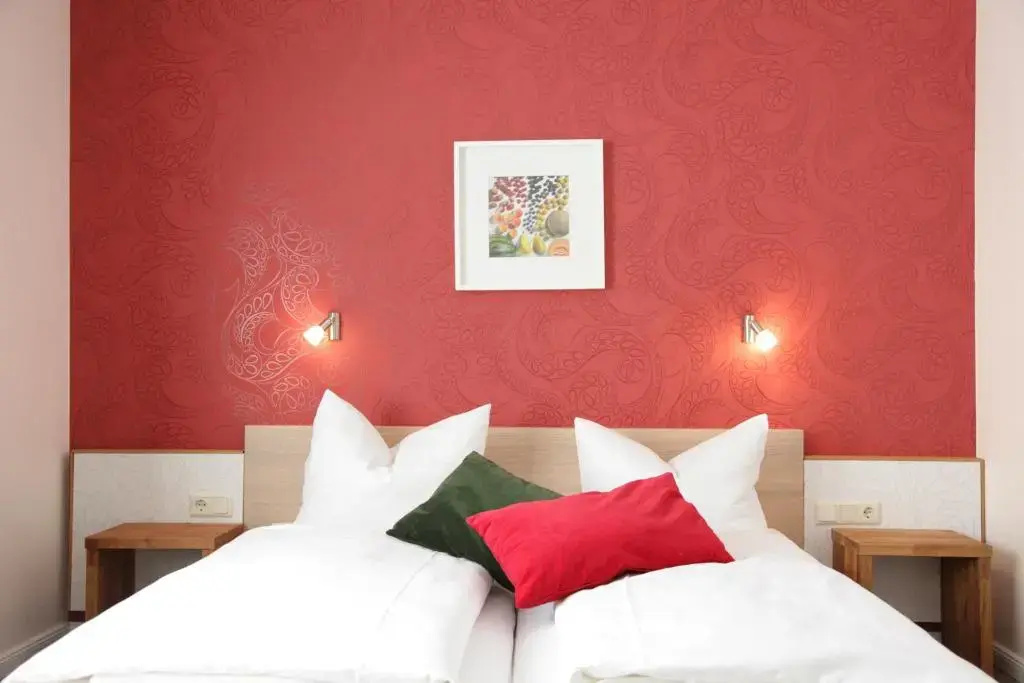 Standard Double room (full double bed)