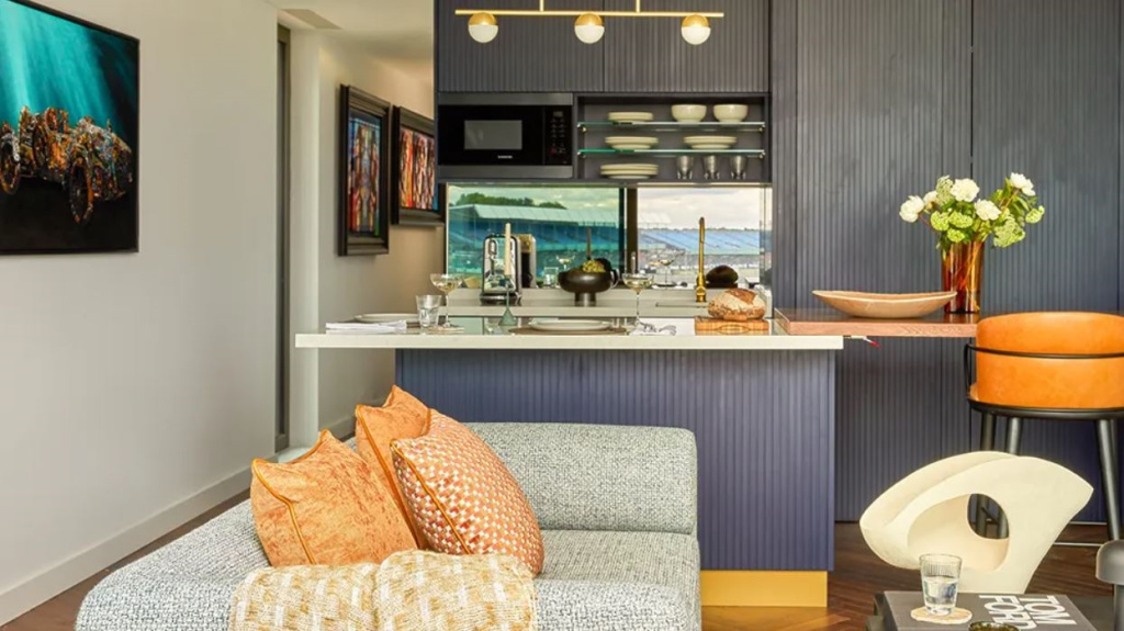 1 Bedroom Trackside Double Residence (full double bed)