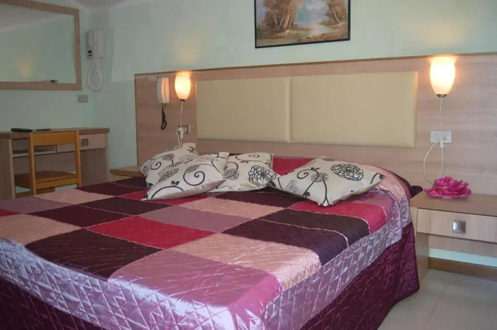Standard Double room (full double bed)