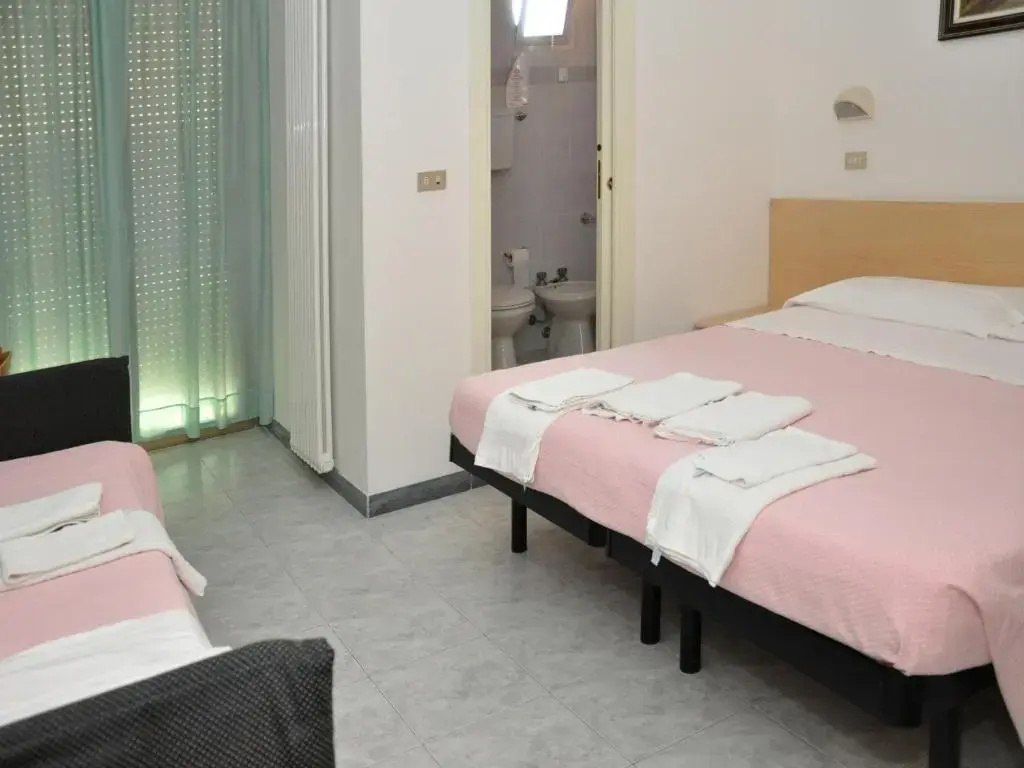 Triple room with balcony
