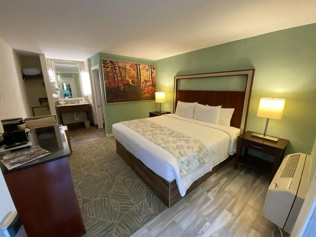 Cascades Inn - фото 3