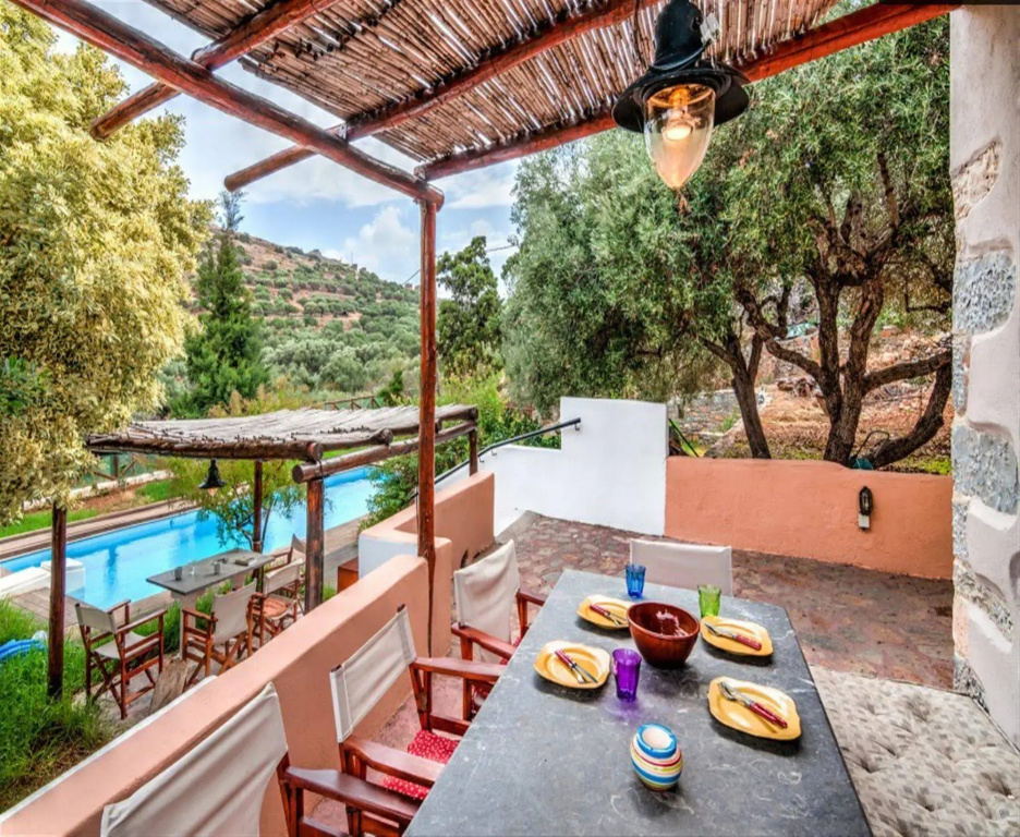 The Traditional Villas of Crete