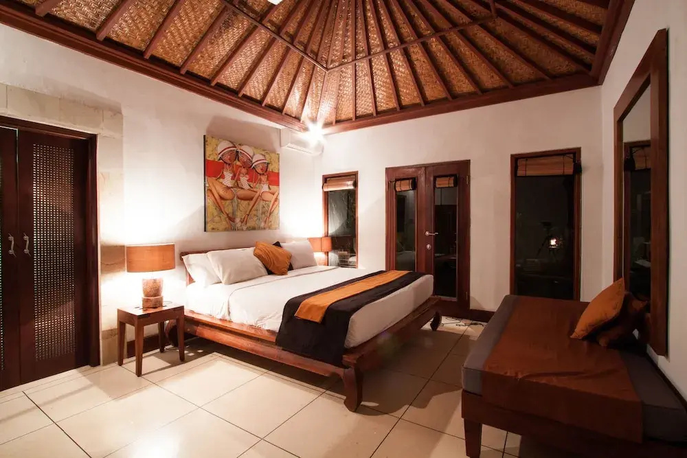 4 Bedrooms Villa with view
