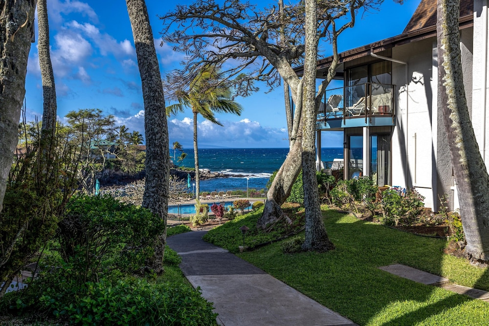 Oceanfront Maui Retreat At Napili Point - Unit B16 1 Bedroom Condo