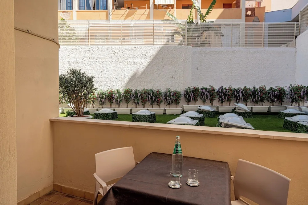 Classic Triple room with balcony