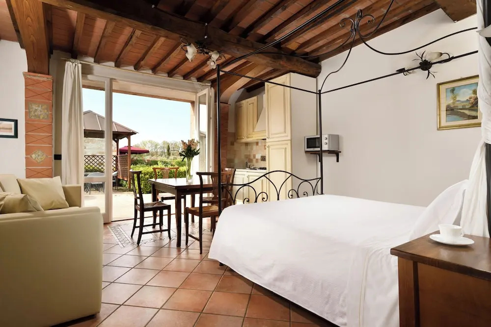 Hotiday Relais Costa degli Etruschi