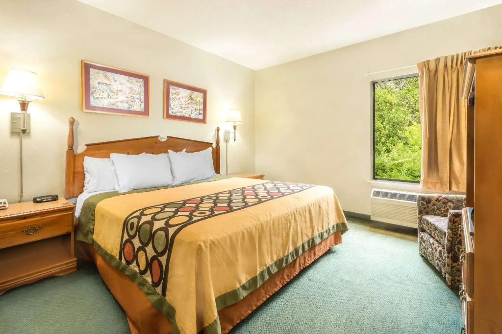 Standard Double room (full double bed)