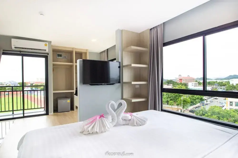 Deluxe Double room with mountain view (full double bed)
