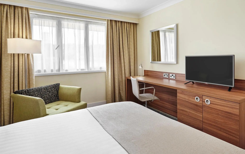 Holiday Inn Cardiff - North M4 by IHG - Chambres
