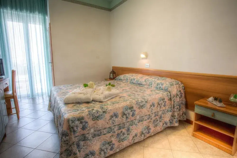 Standard Double room with balcony (full double bed)