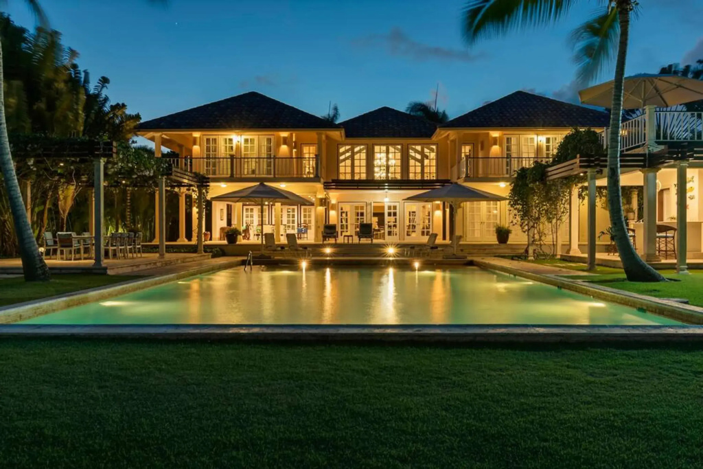 Sophisticated Villas With Private Pools and Staff