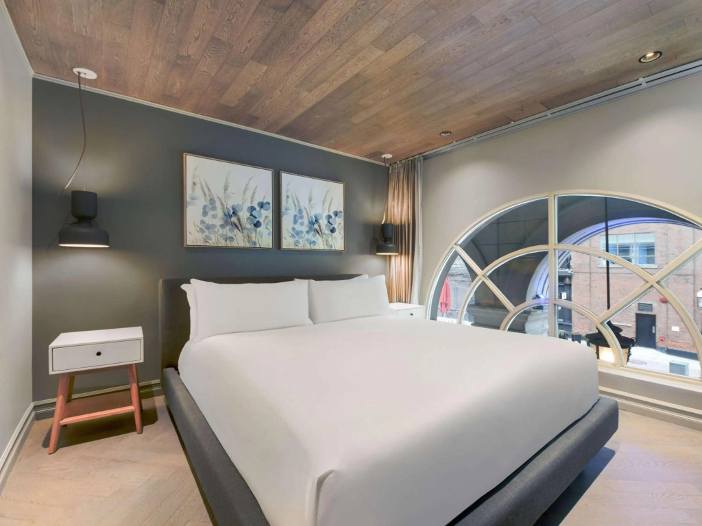 Отель Novotel Toronto Centre в Торонто