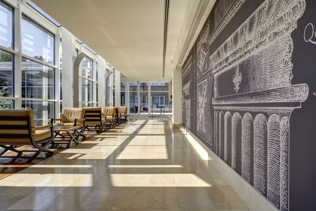 Lobby & Reception