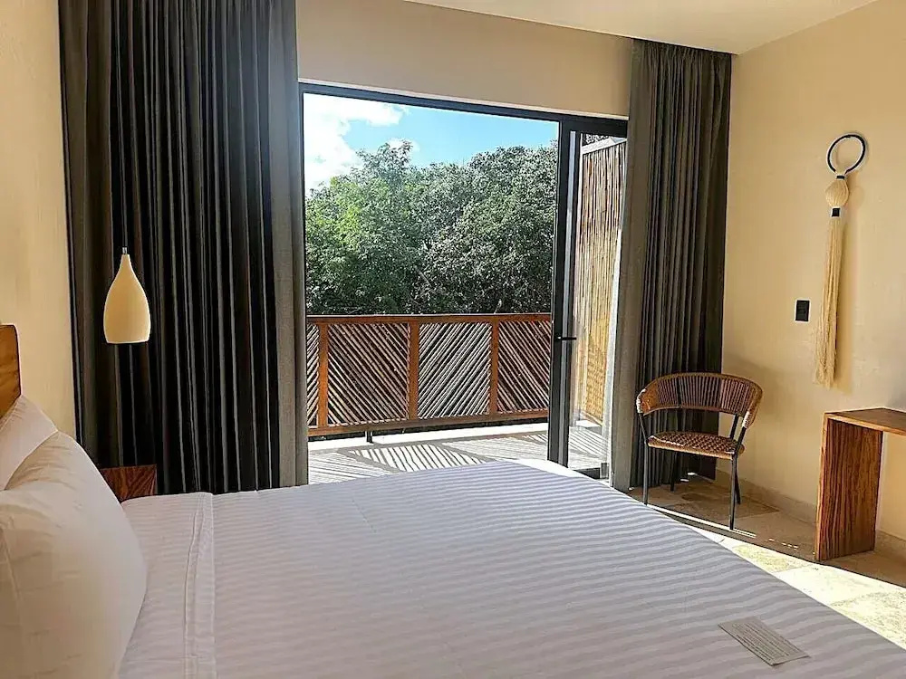 Standard Double room with balcony (full double bed)