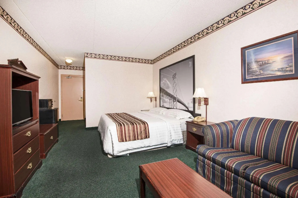 Double Suite (full double bed)