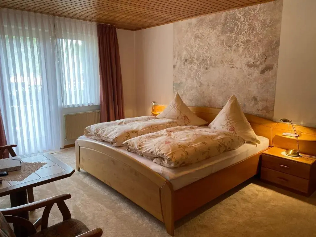 Standard Double room with balcony (full double bed)