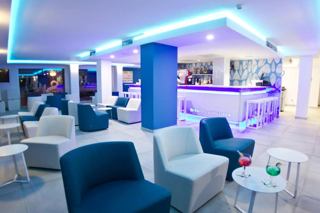 Hotel Triton Beach