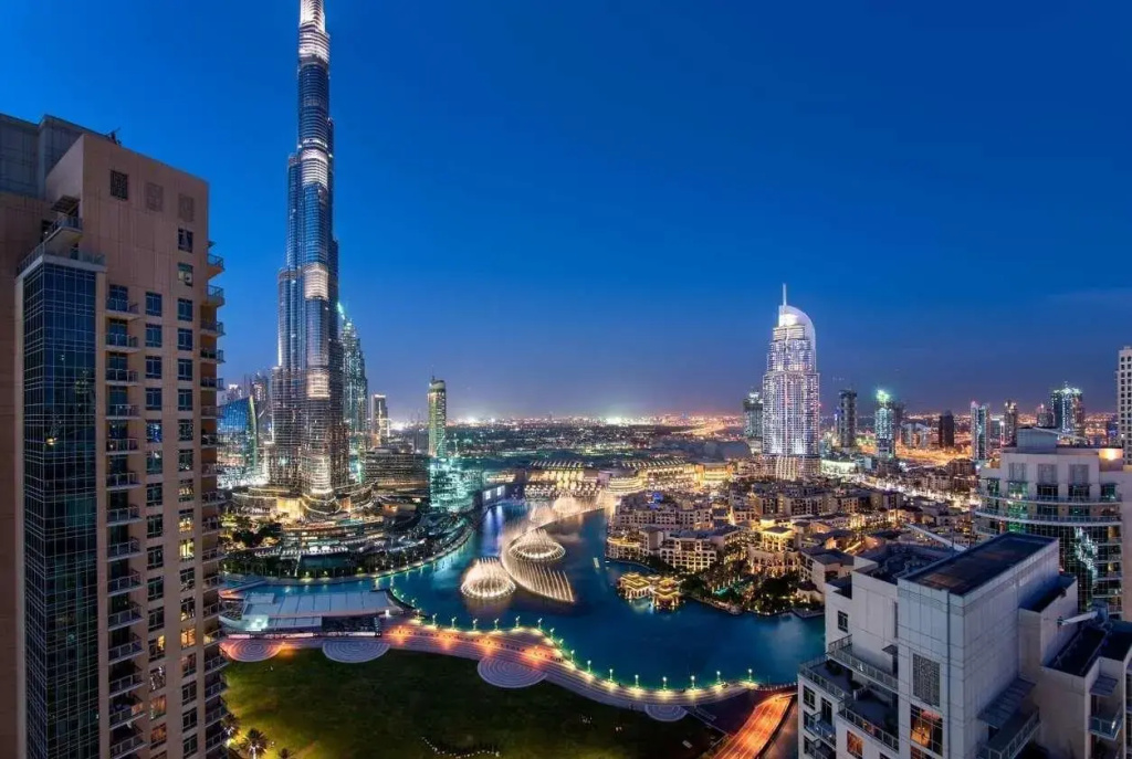 1 Bedroom Suite with Fountain view