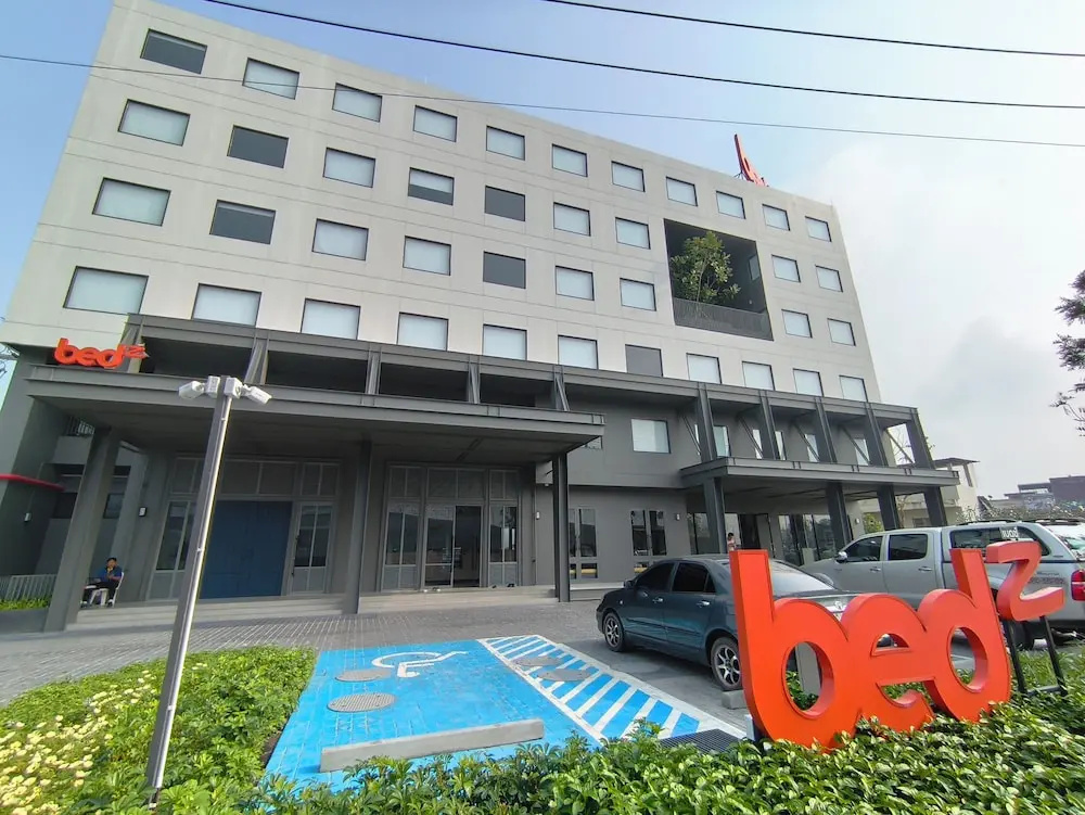 Bedz Hotel Ban Bueng