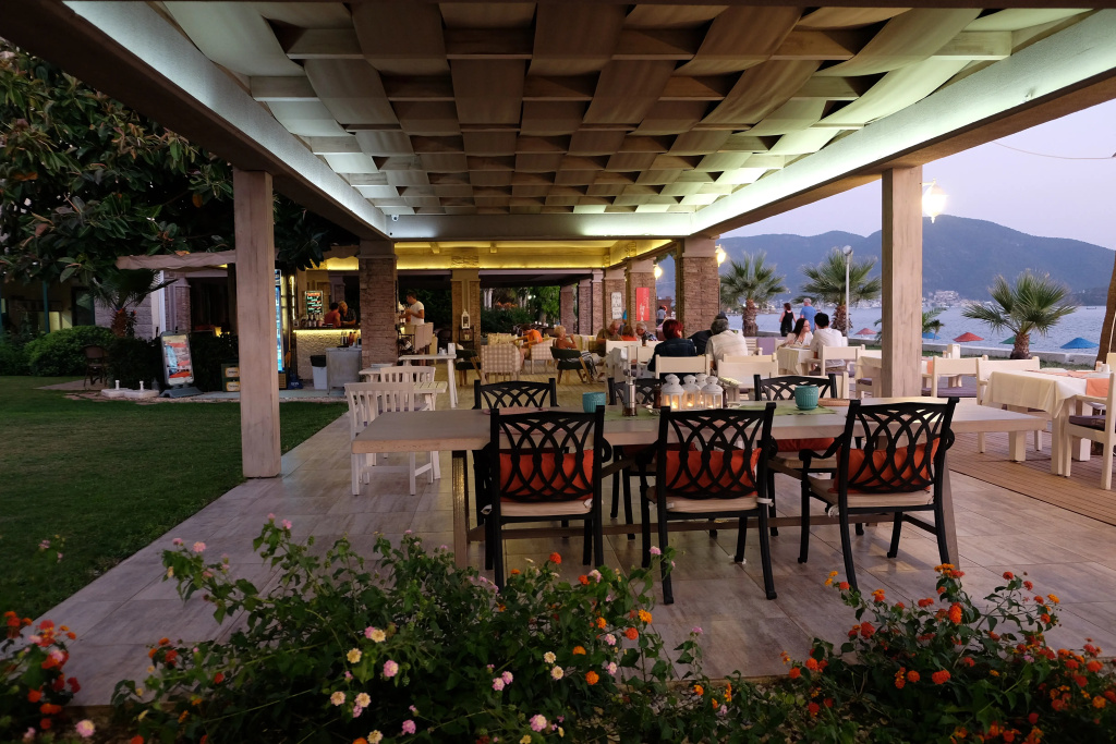 Food & Beverage