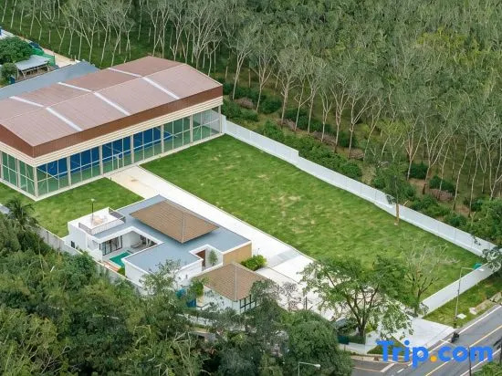 *One Of A Kind Full Size Tennis Court & Gym V264
