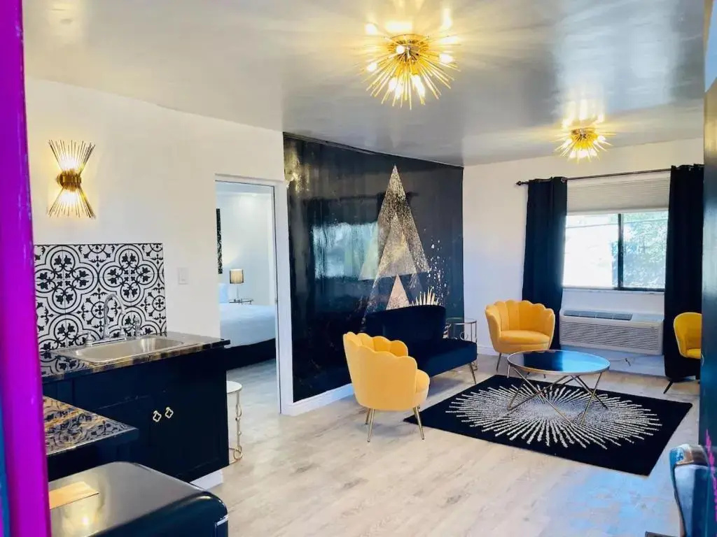Deluxe Suite