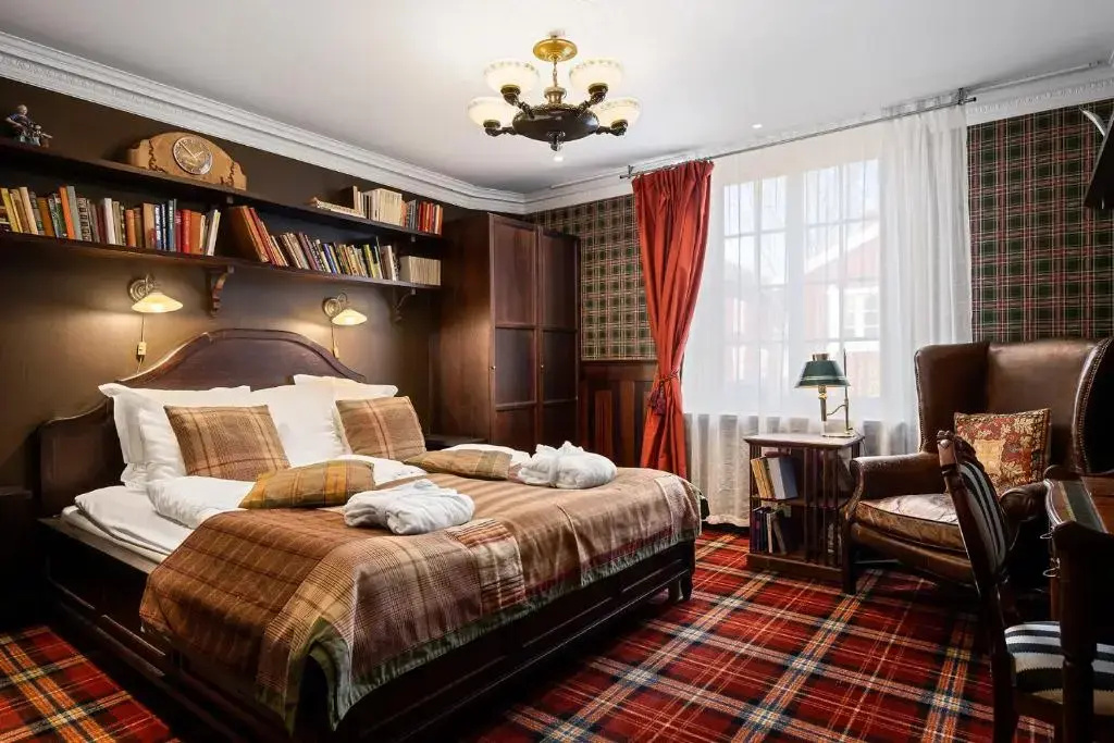 Deluxe Double room (full double bed)