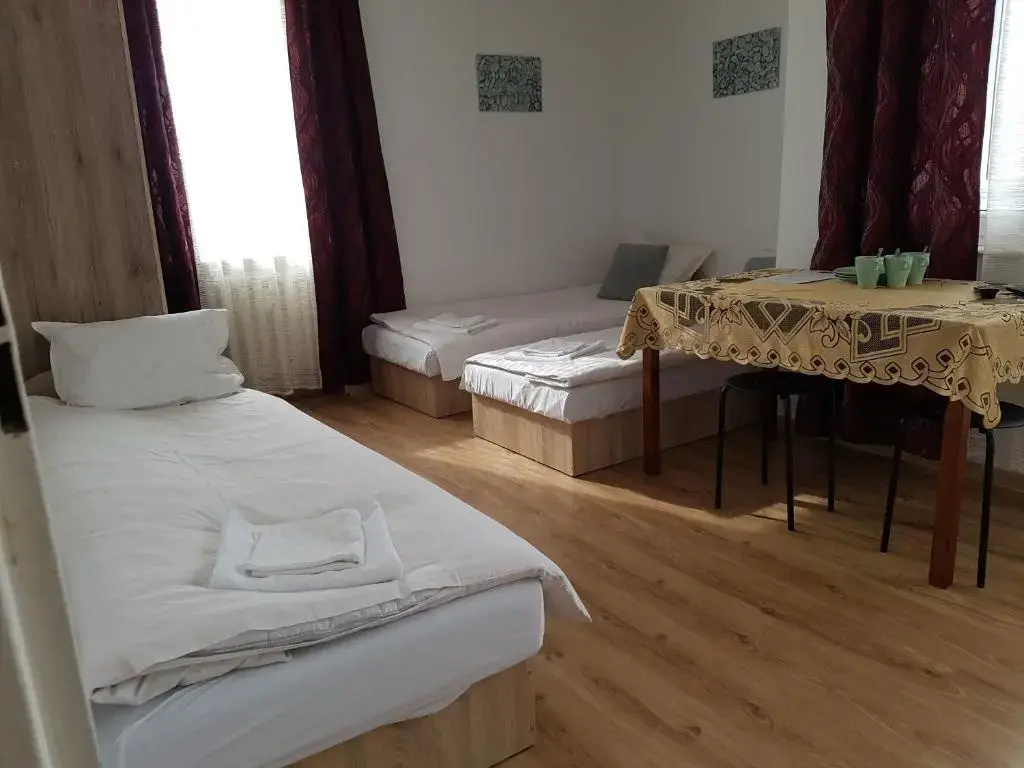 Economy Triple room